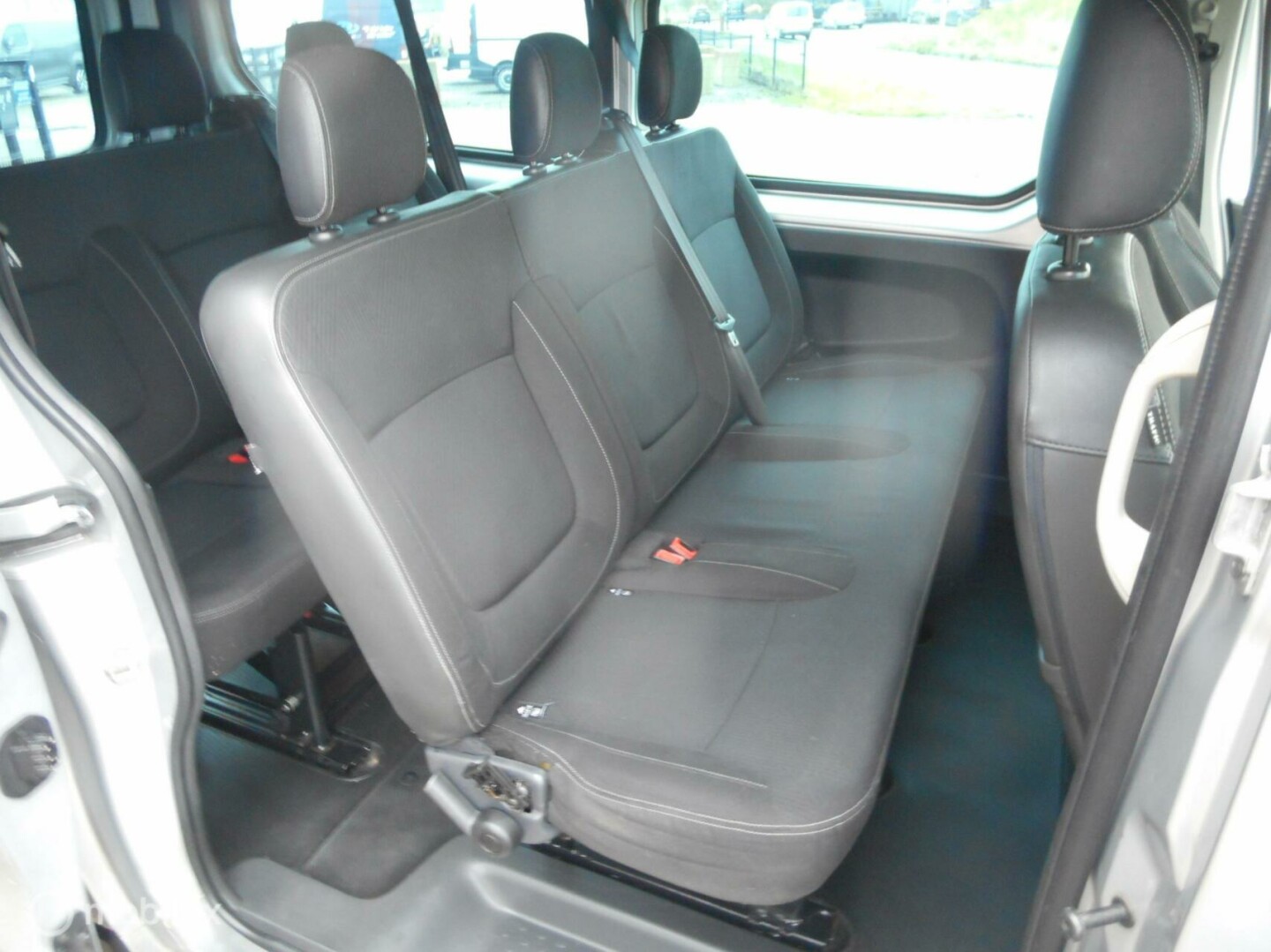 Renault-Trafic-10