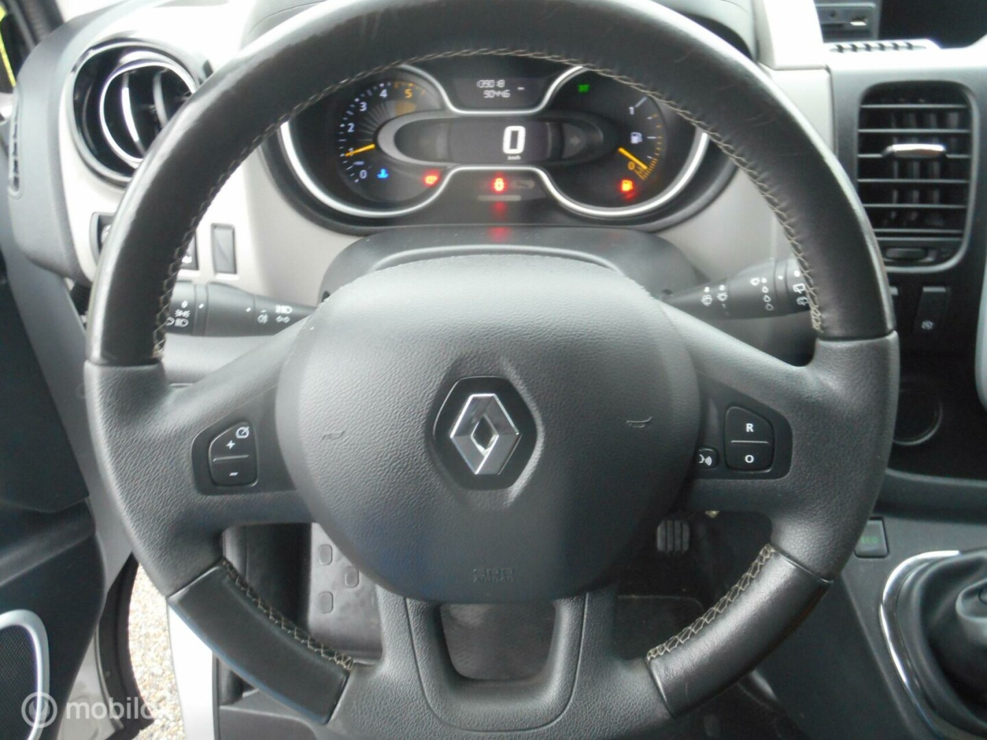 Renault-Trafic-18