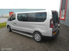 Renault-Trafic-2