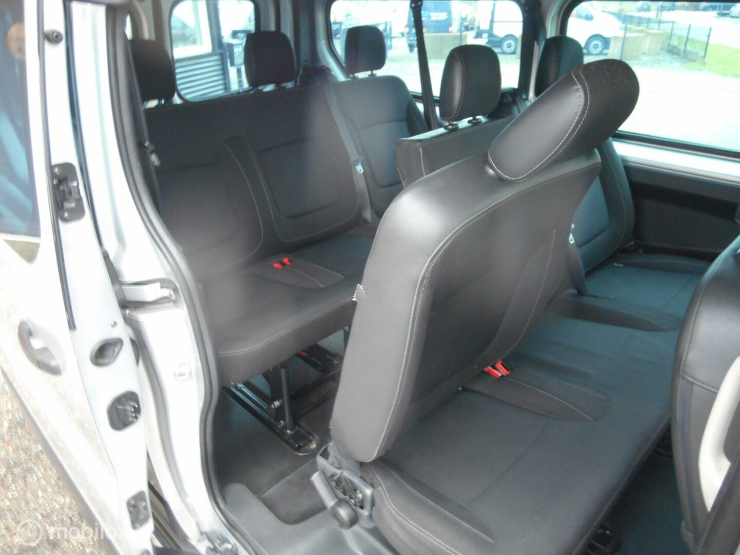 Renault-Trafic-8