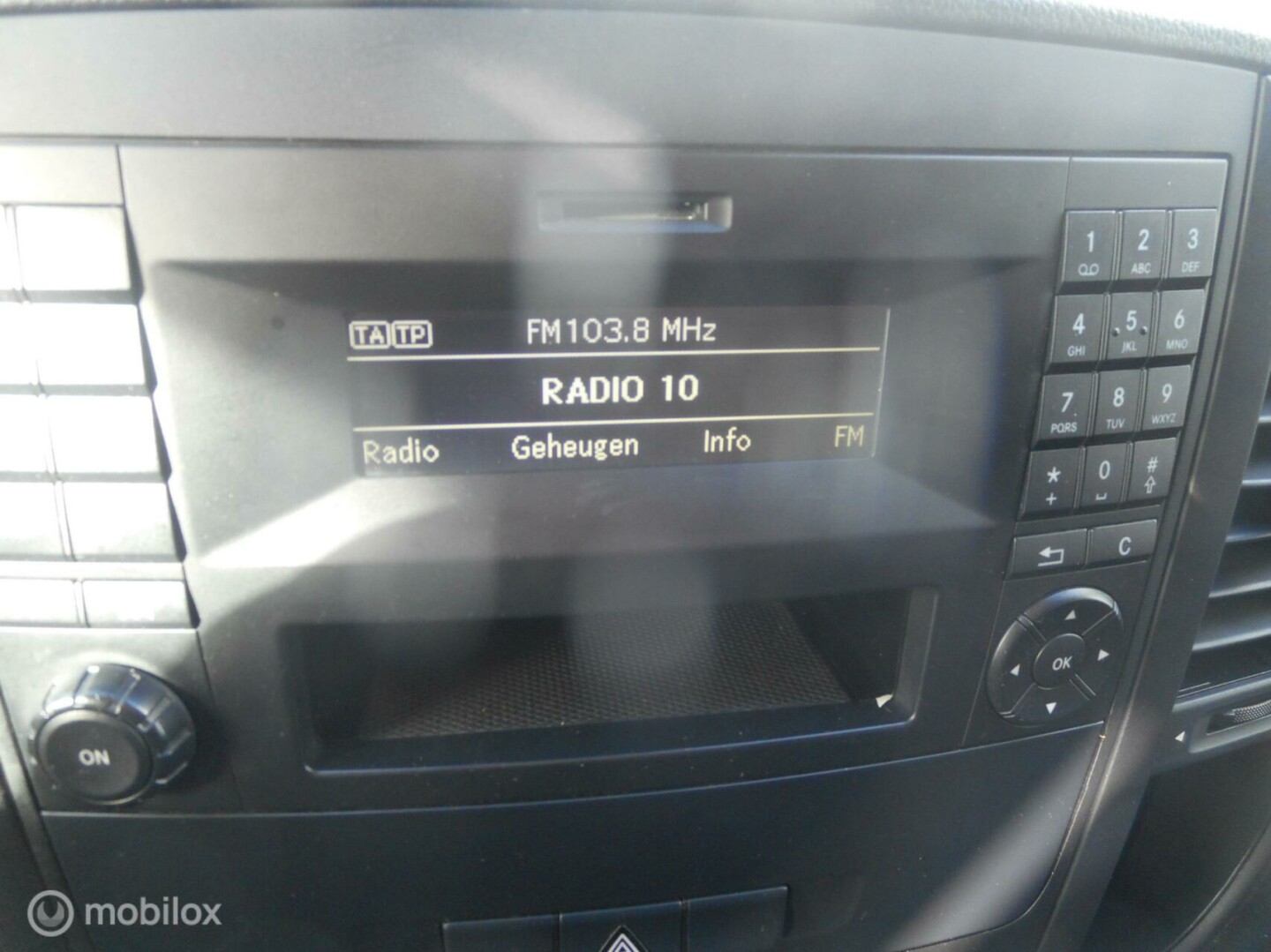Mercedes-Benz-Vito-11