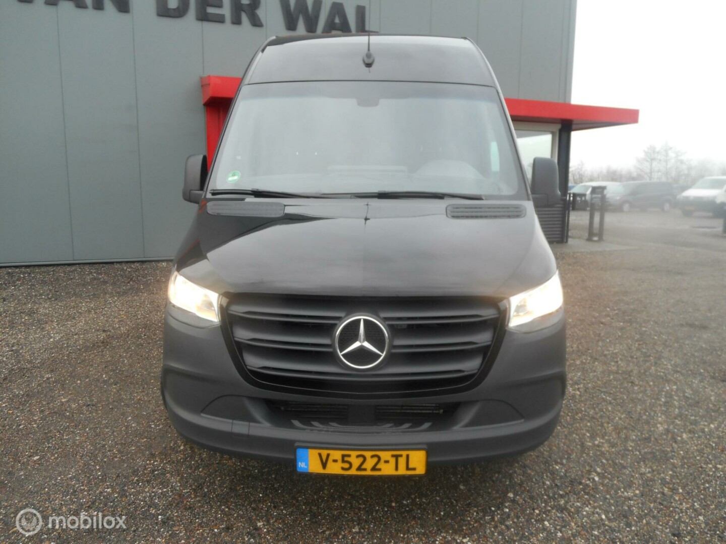 Mercedes-Benz-Sprinter-1