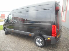 Mercedes-Benz-Sprinter-2
