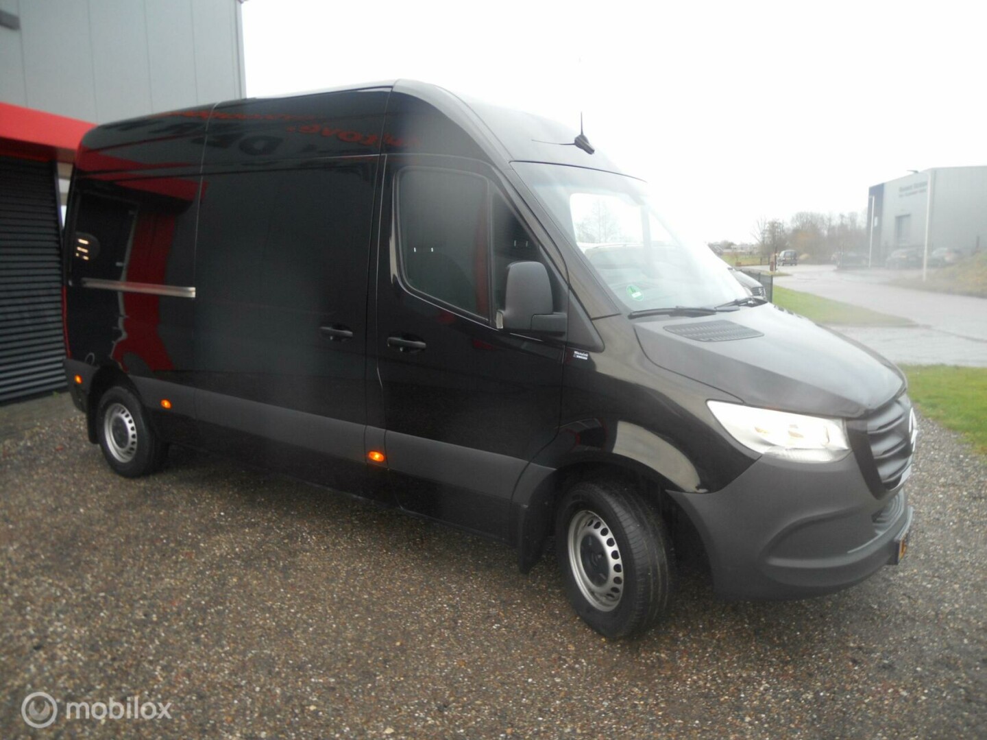 Mercedes-Benz-Sprinter-5