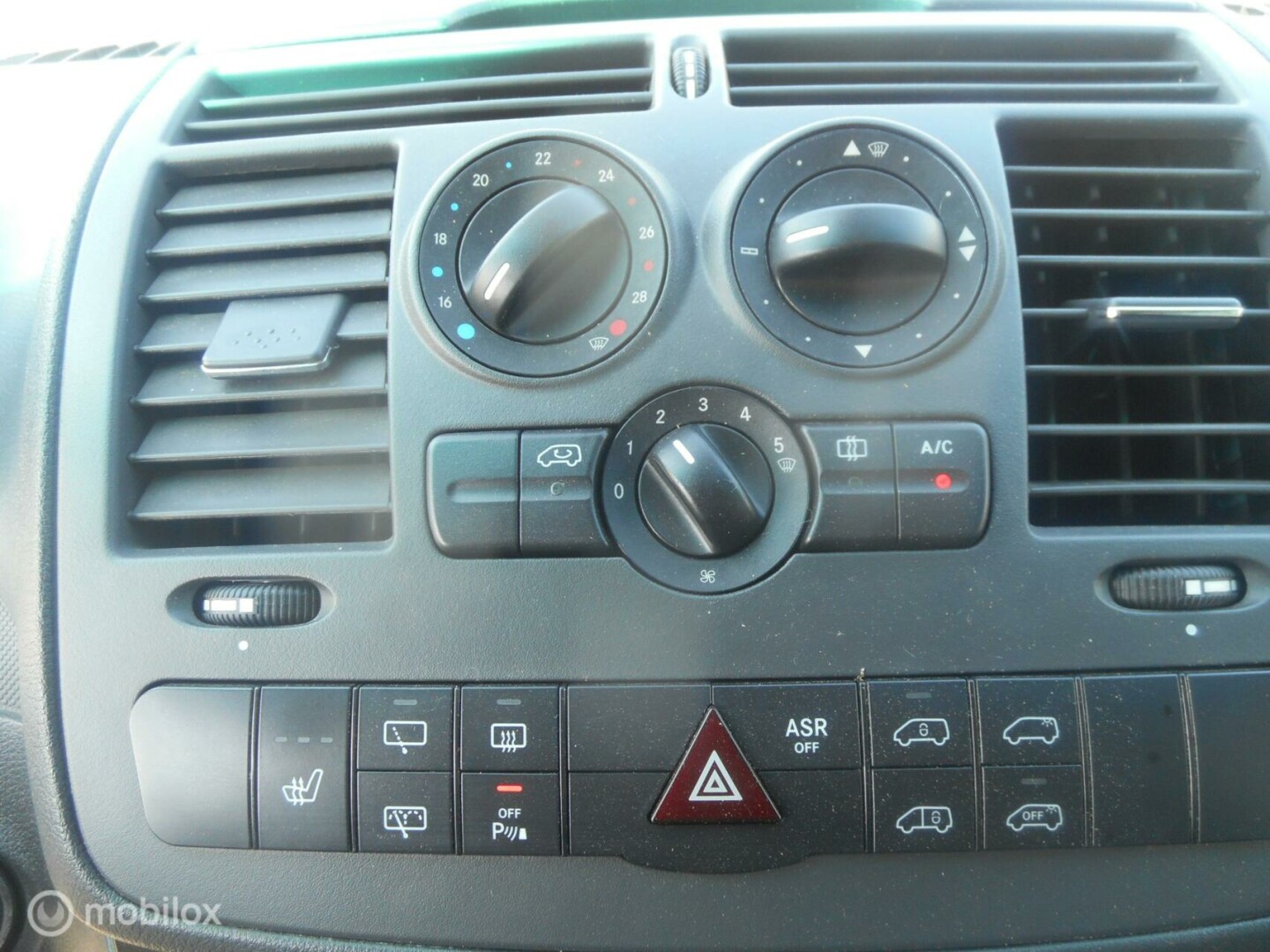 Mercedes-Benz-Vito-11