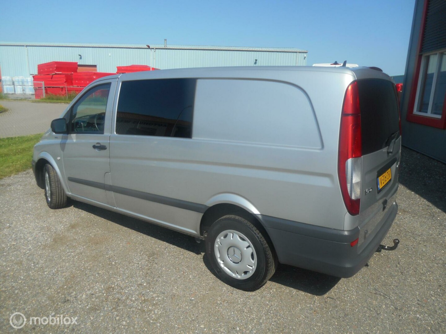 Mercedes-Benz-Vito-2