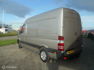 Mercedes-Benz-Sprinter-3