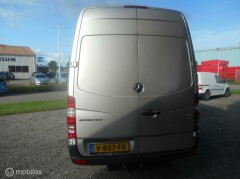 Mercedes-Benz-Sprinter-4