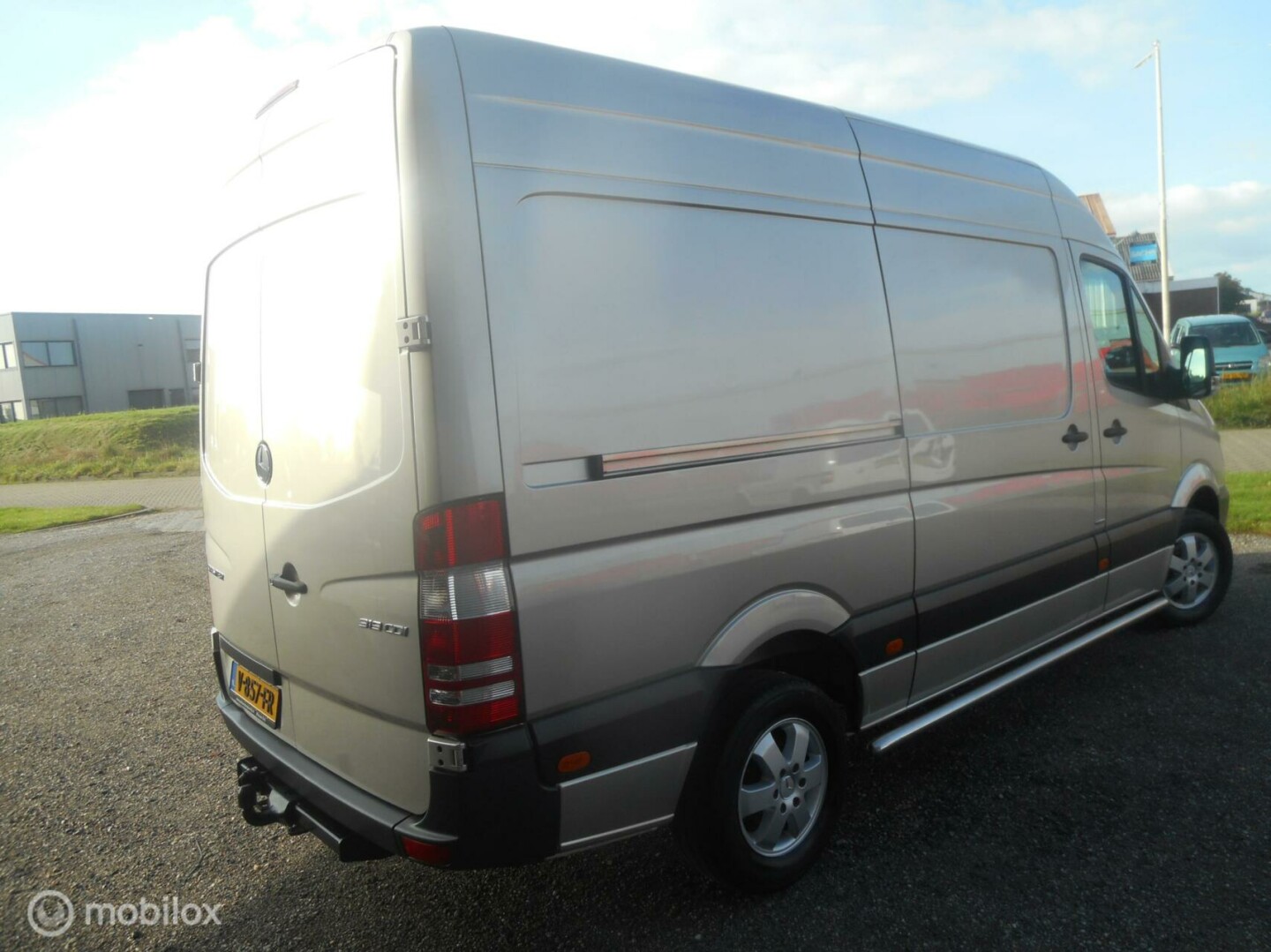 Mercedes-Benz-Sprinter-5