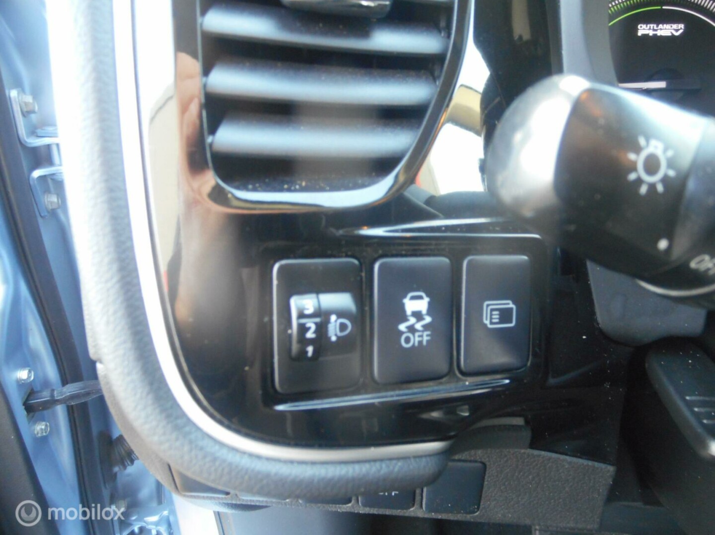 Mitsubishi-Outlander-20