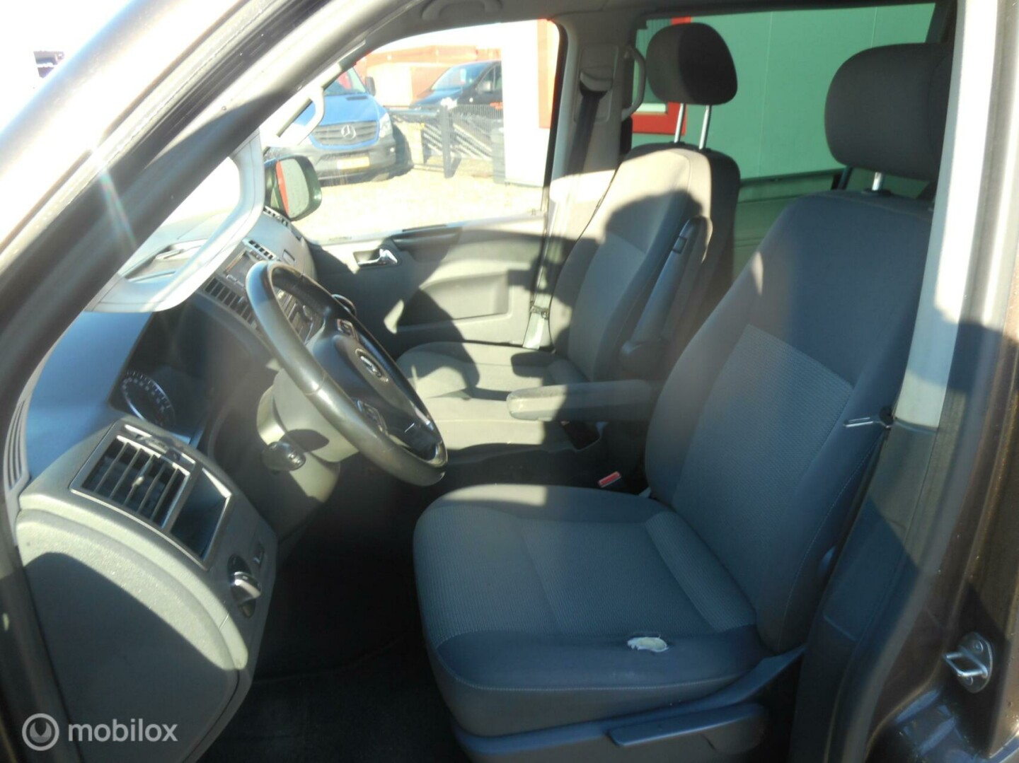 Volkswagen-Transporter-9