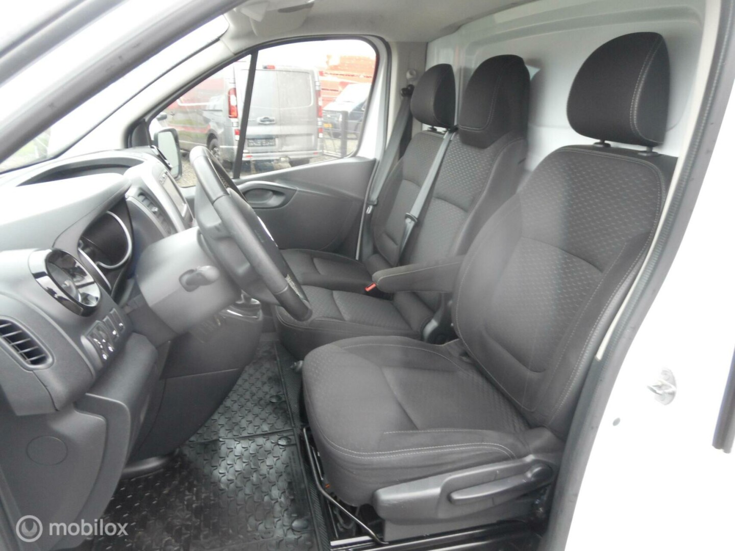 Opel-Vivaro bestel-9