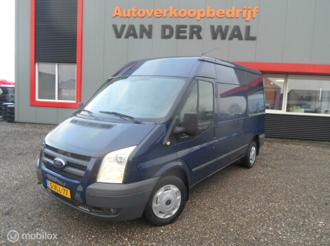 Ford-Transit-0