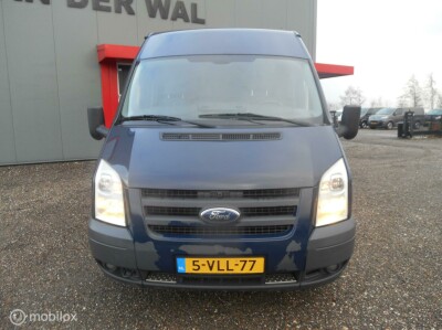 Ford-Transit-1