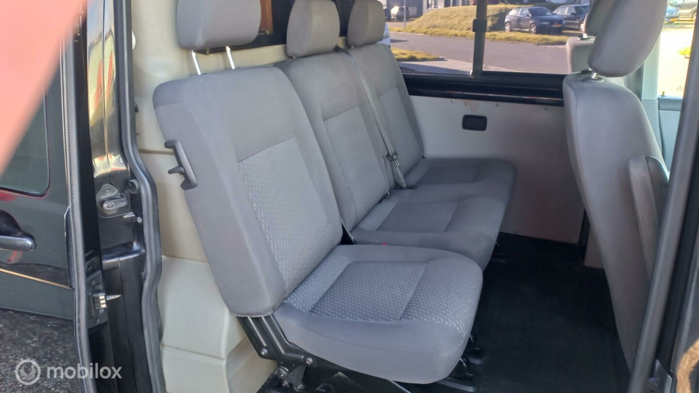 Volkswagen-Transporter-6