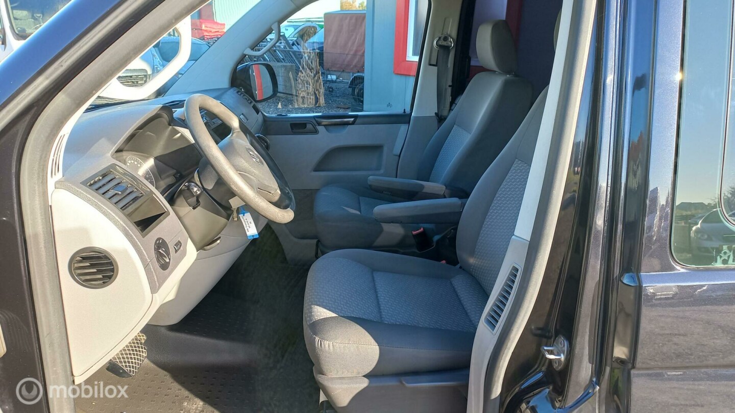 Volkswagen-Transporter-9