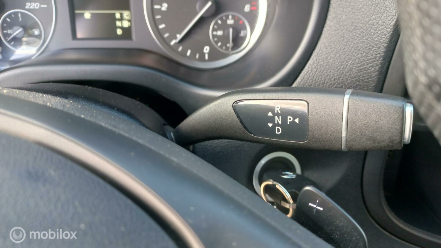 Mercedes-Benz-Vito-14