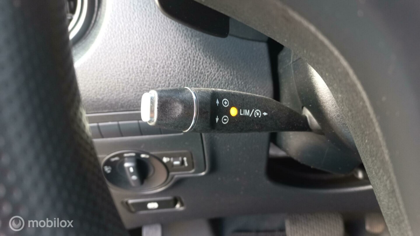 Mercedes-Benz-Vito-15