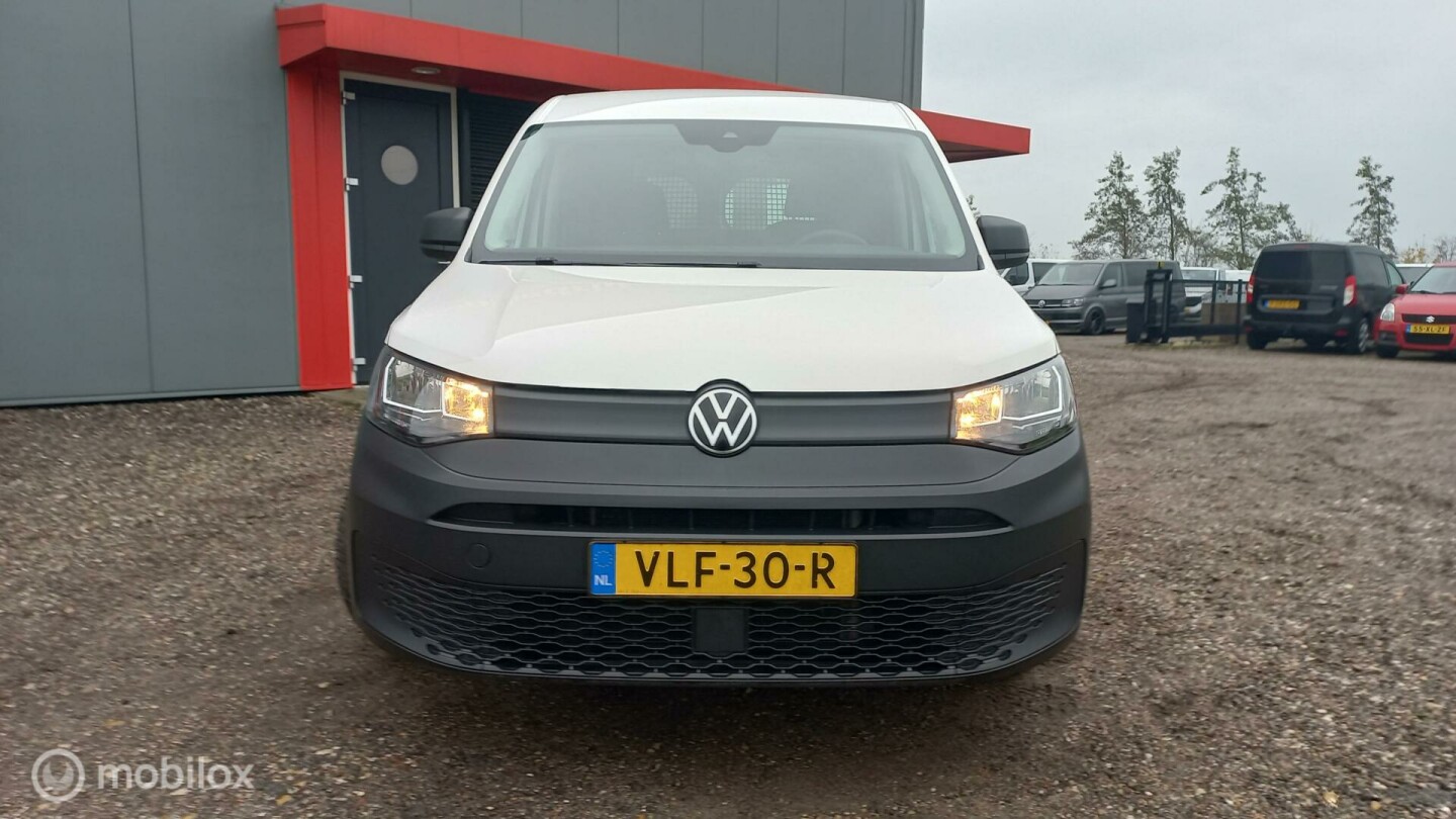 Volkswagen-Caddy Cargo Maxi-1