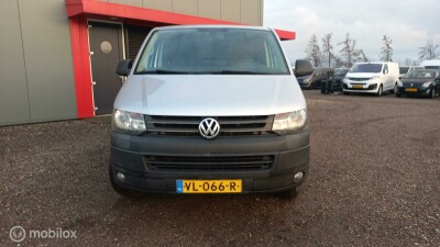 Volkswagen-Transporter-1