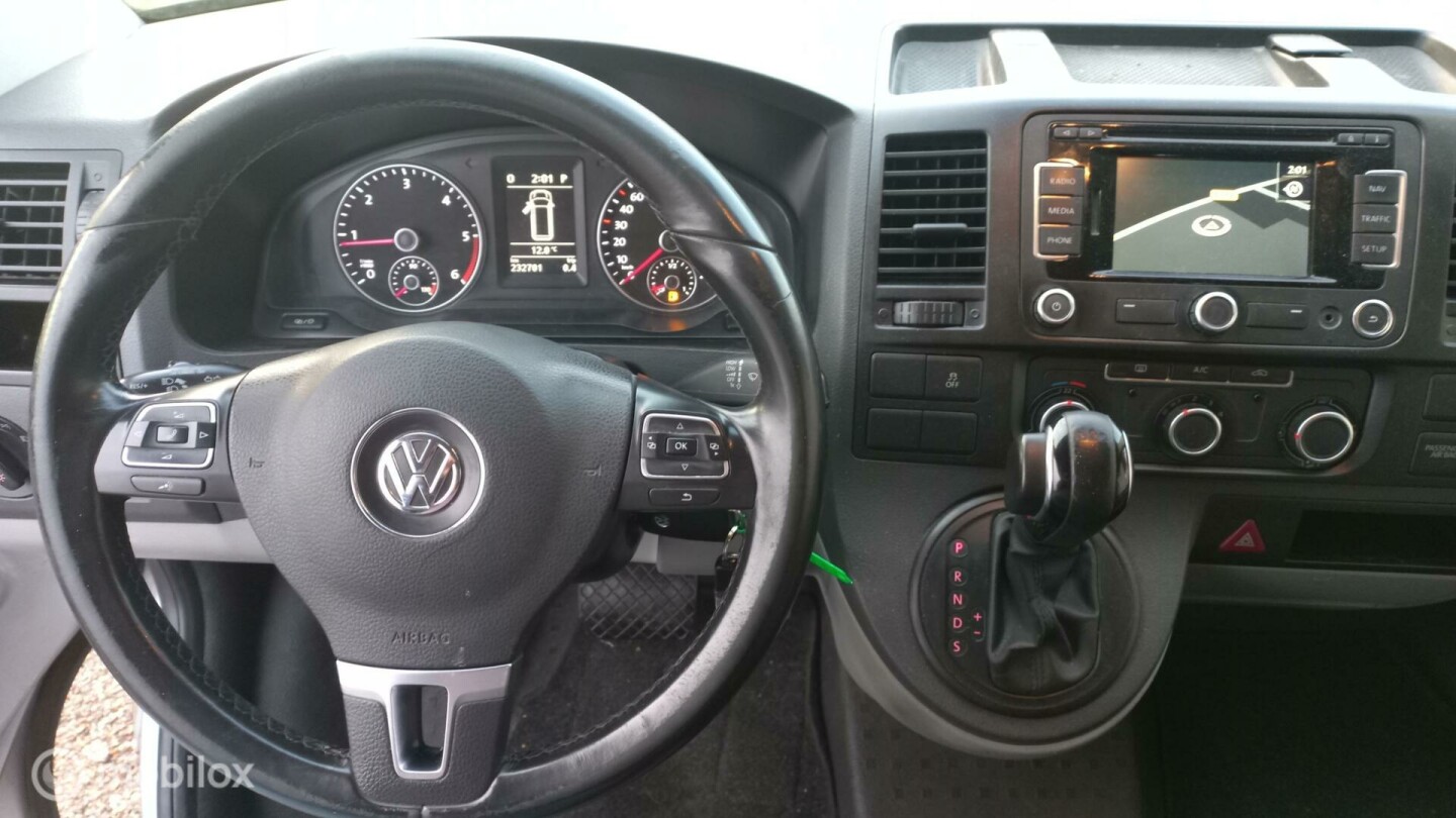 Volkswagen-Transporter-13