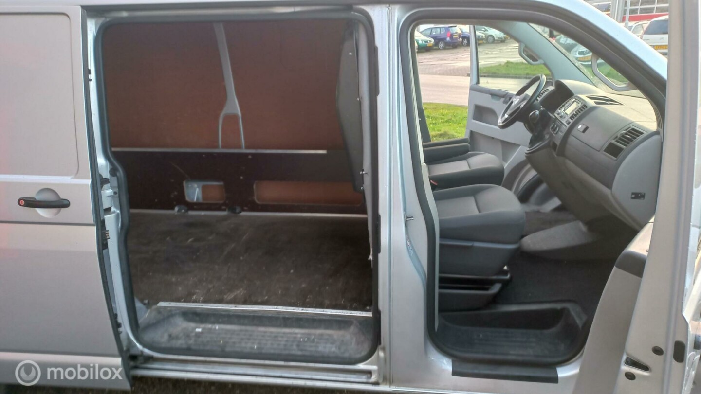 Volkswagen-Transporter-7