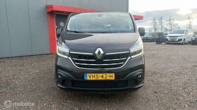 Renault-Trafic-1