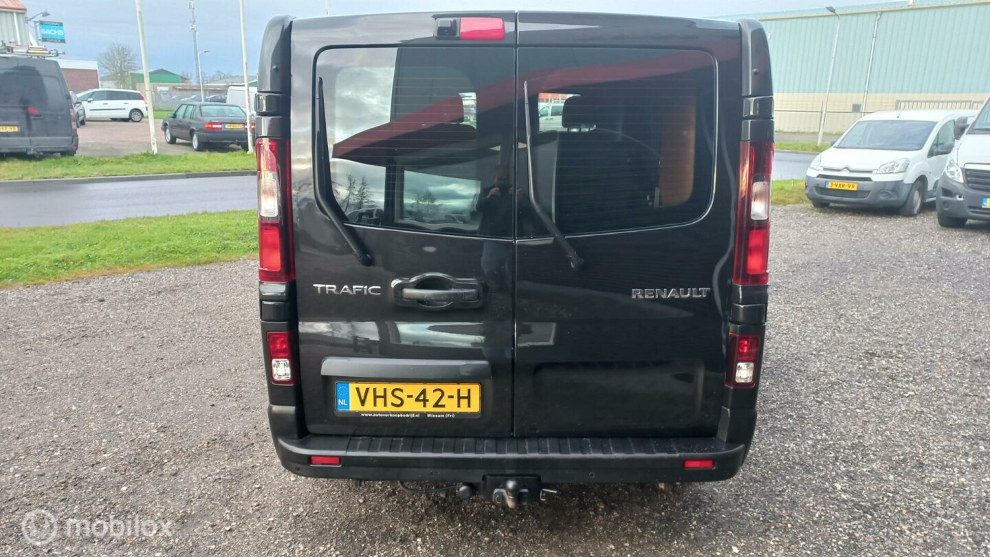 Renault-Trafic-4