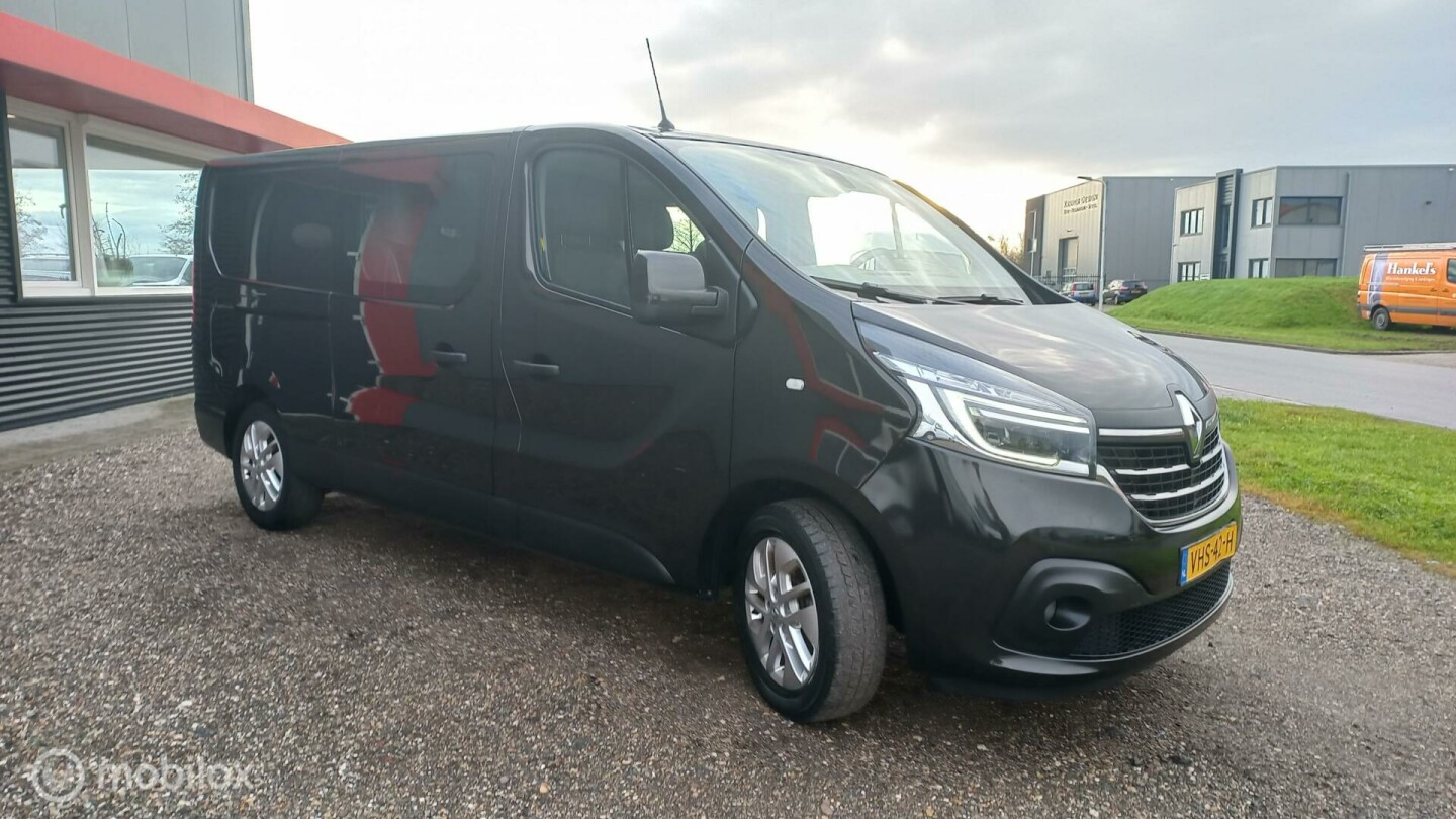 Renault-Trafic-6