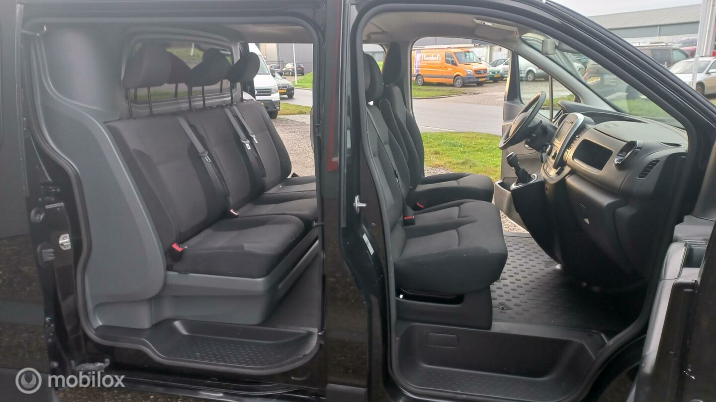 Renault-Trafic-7