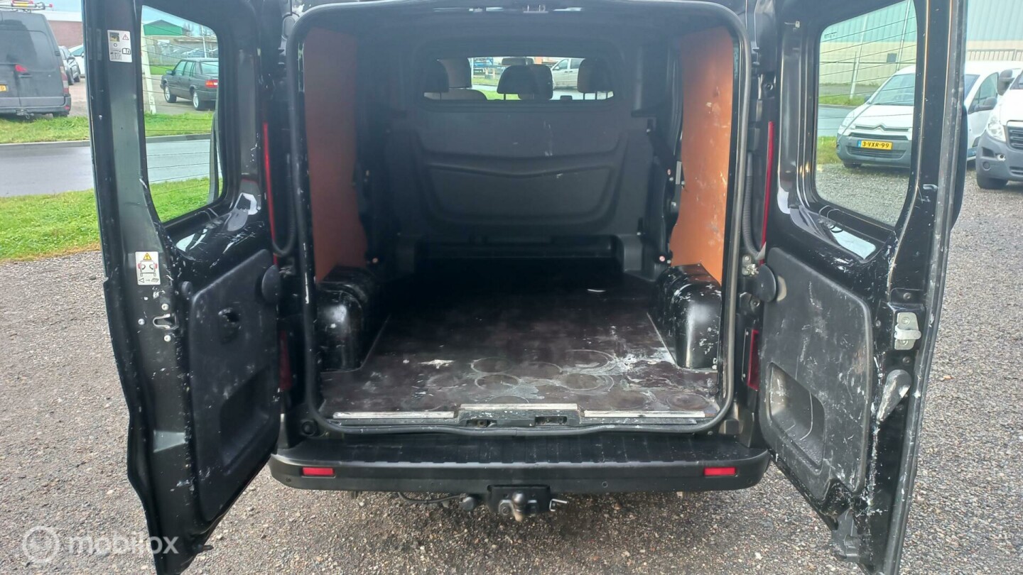 Renault-Trafic-8