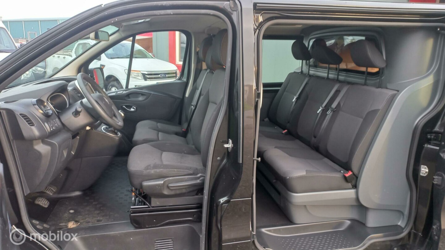 Renault-Trafic-9