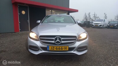 Mercedes-Benz-C-Klasse-1