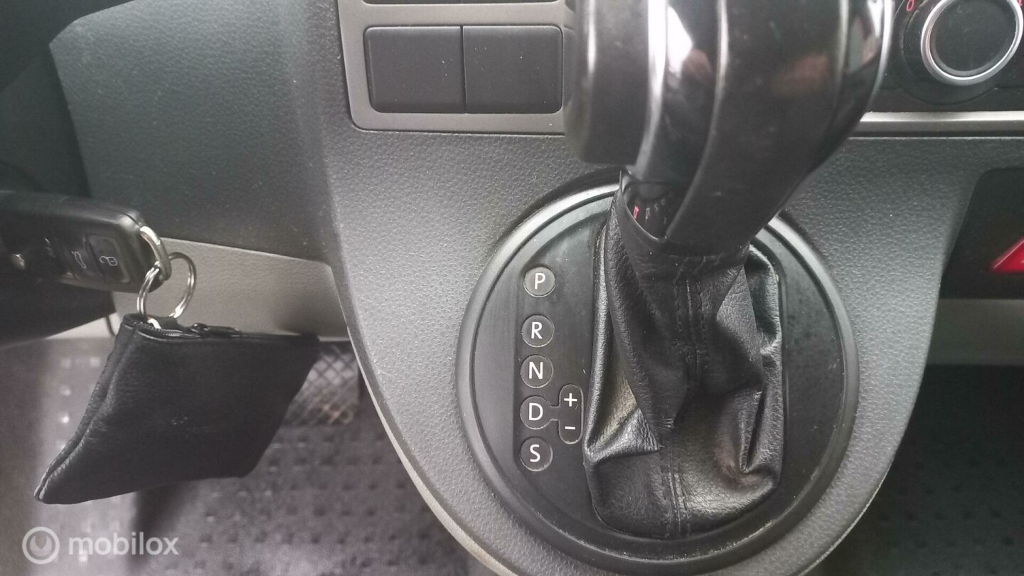 Volkswagen-Transporter-12
