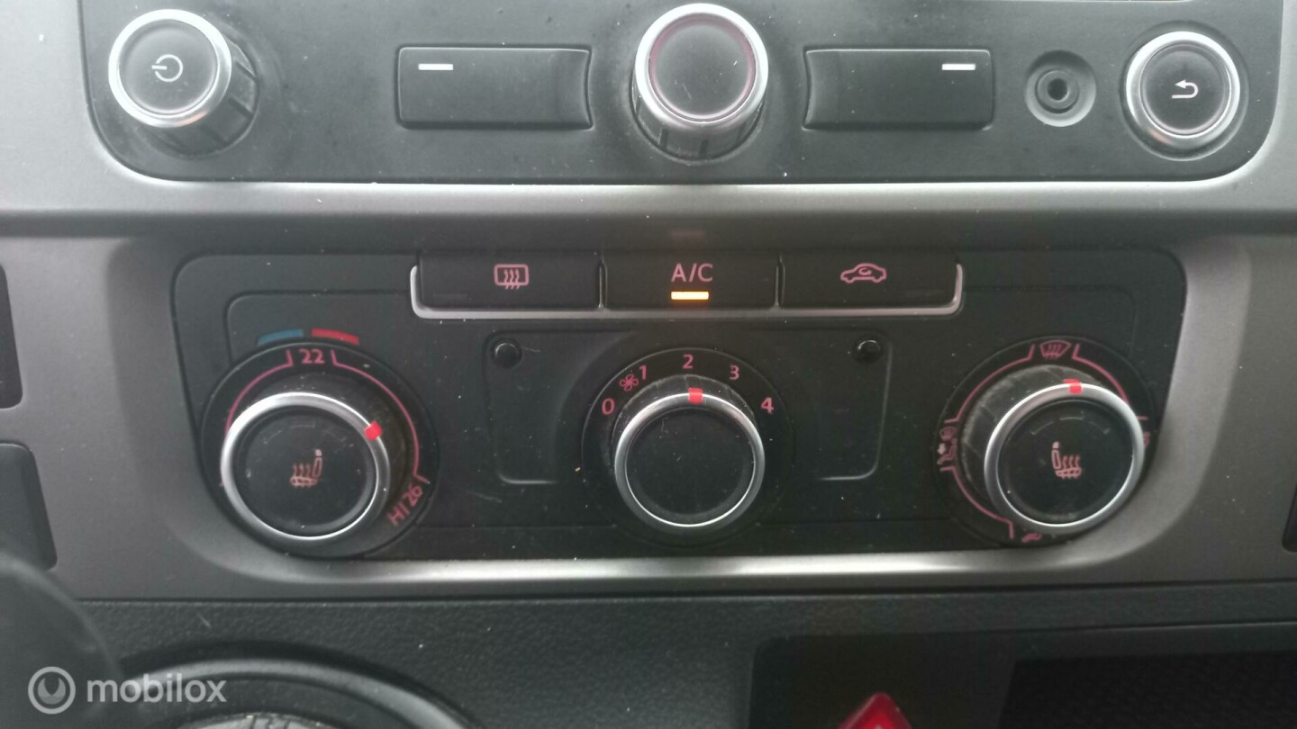 Volkswagen-Transporter-13