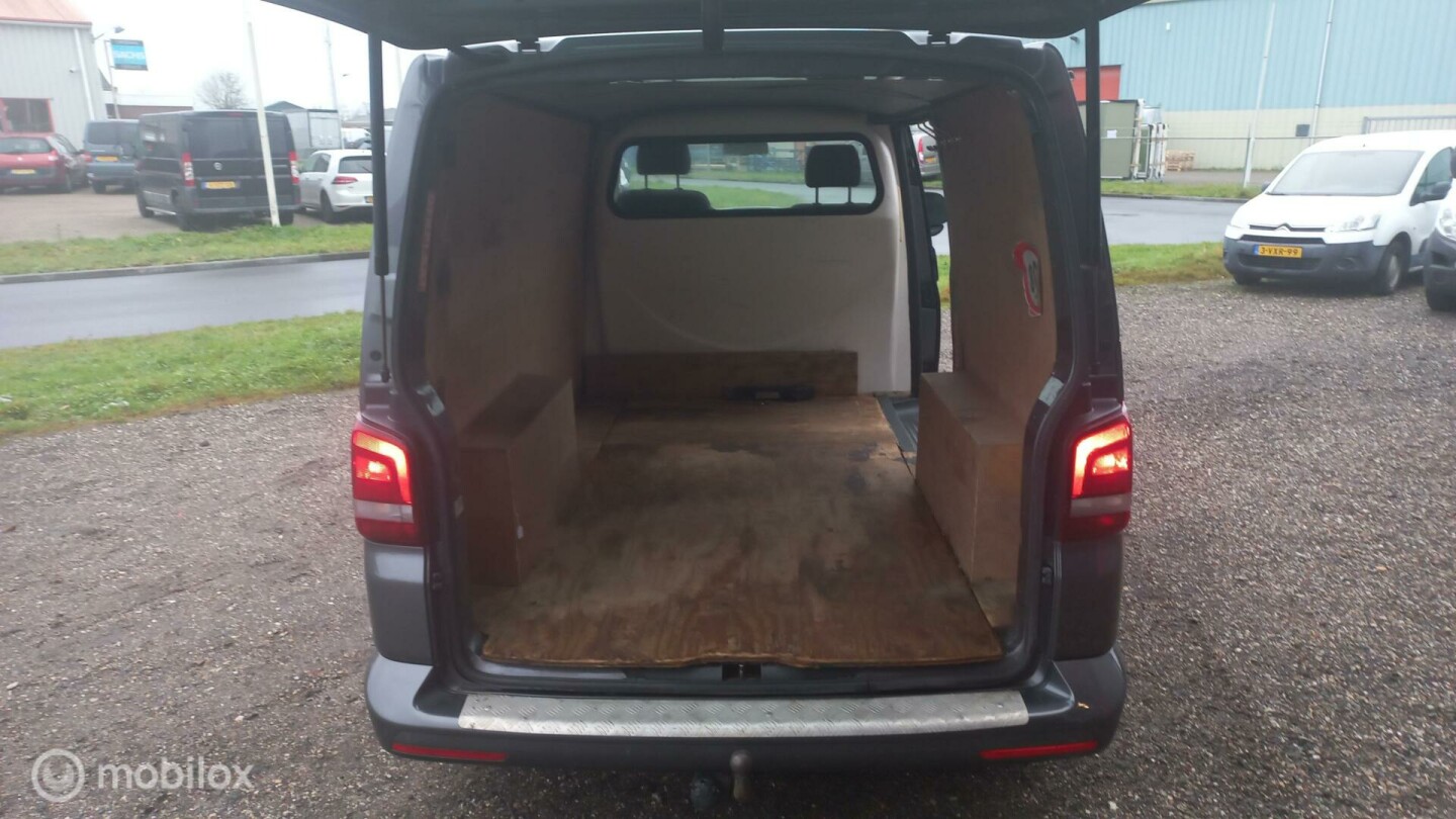 Volkswagen-Transporter-8