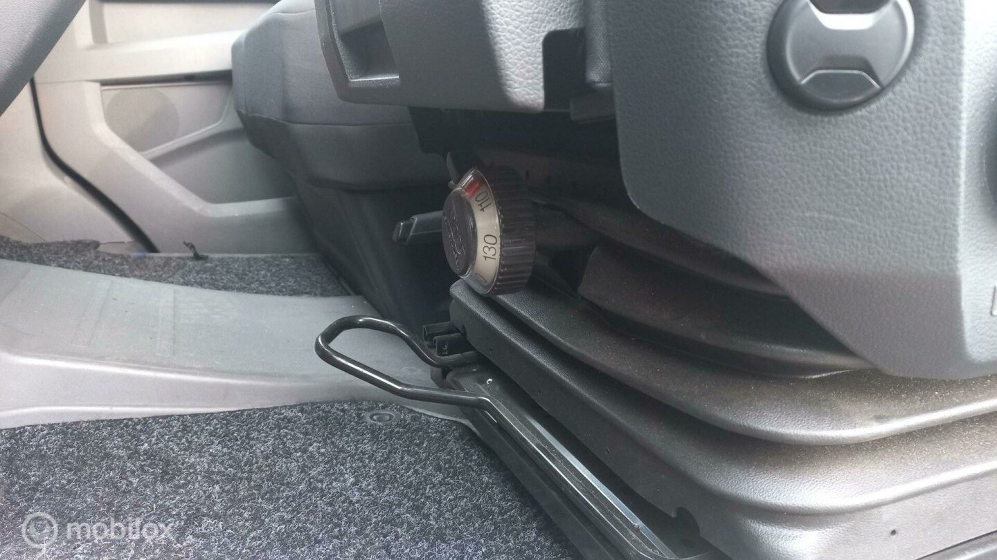Volkswagen-Crafter-12