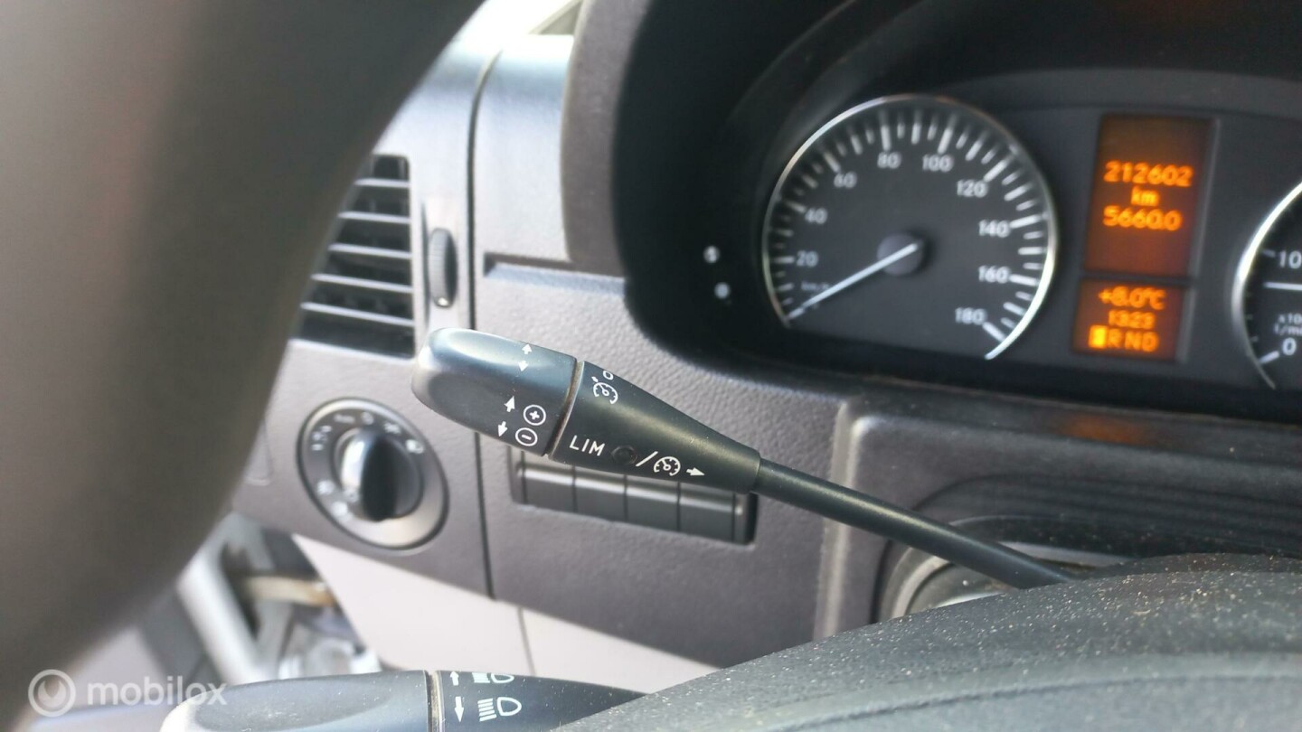 Mercedes-Benz-Sprinter-17