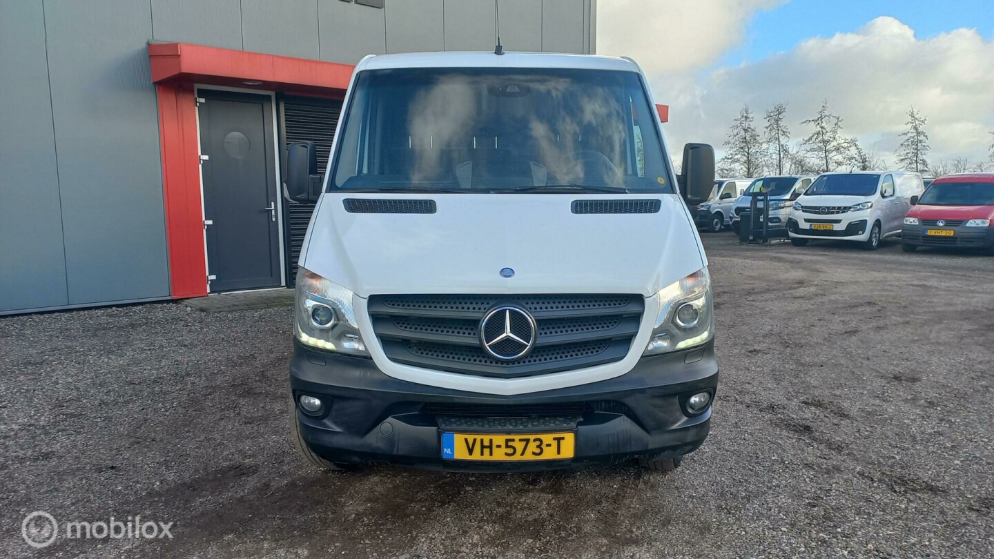 Mercedes-Benz-Sprinter-2