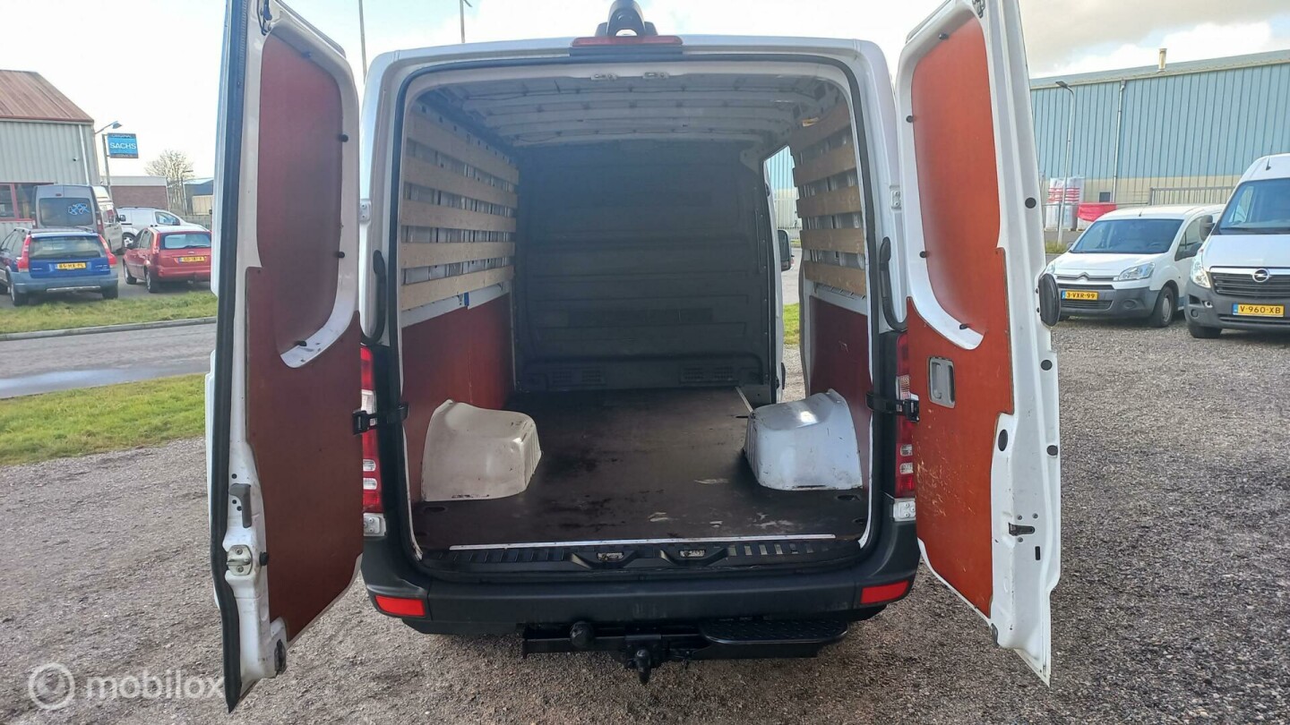 Mercedes-Benz-Sprinter-5