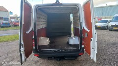 Mercedes-Benz-Sprinter-5