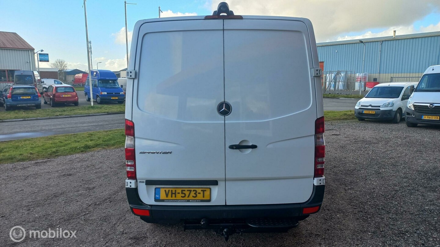 Mercedes-Benz-Sprinter-6