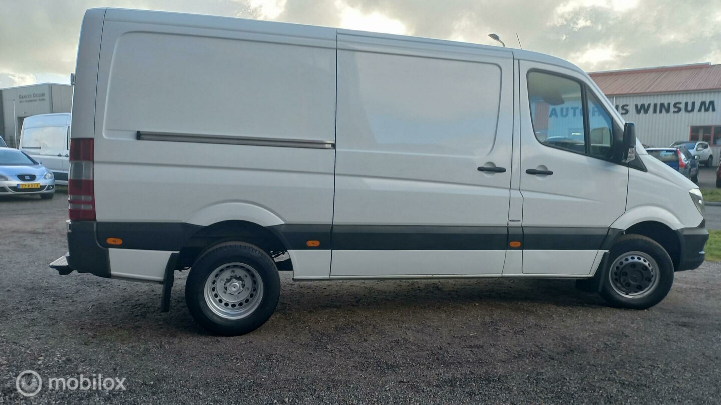 Mercedes-Benz-Sprinter-8