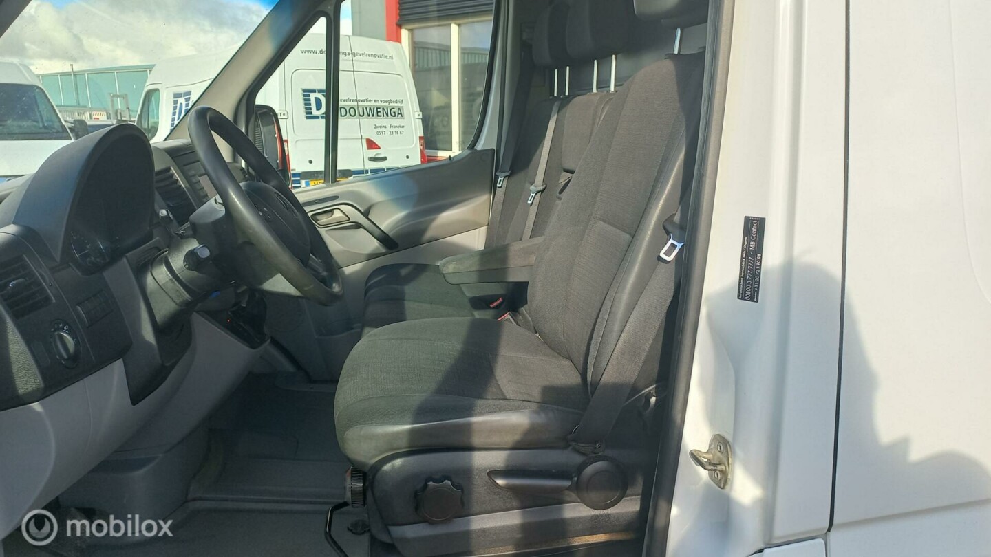 Mercedes-Benz-Sprinter-9