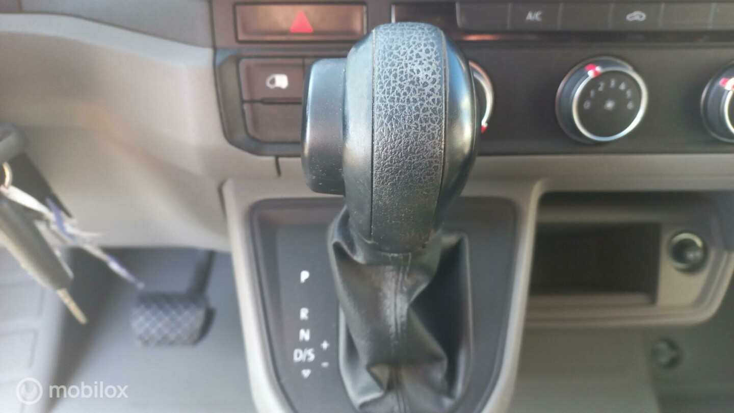 Volkswagen-Crafter-9