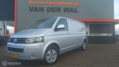 Volkswagen-Transporter-0