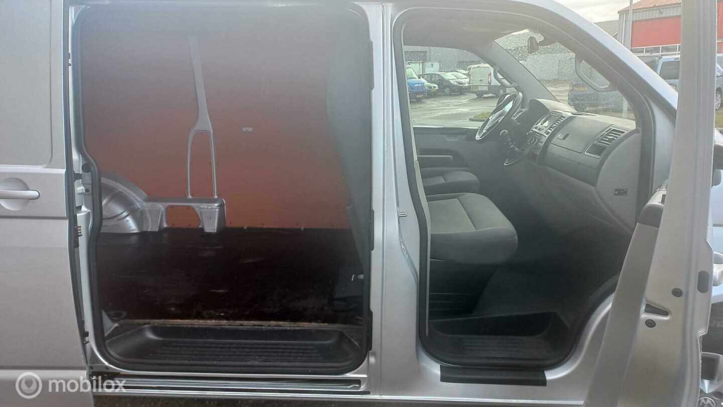 Volkswagen-Transporter-7