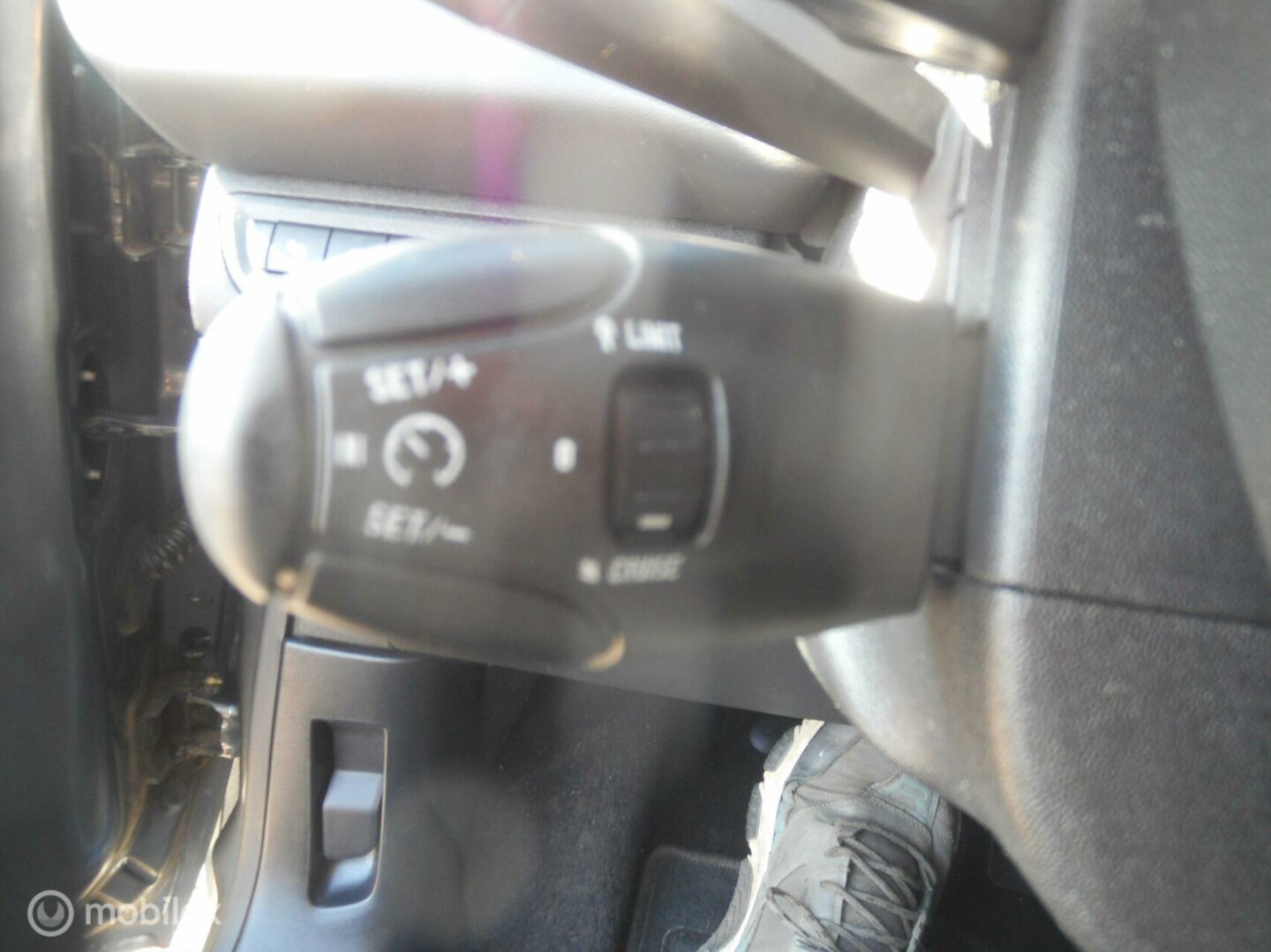 Peugeot-208-17