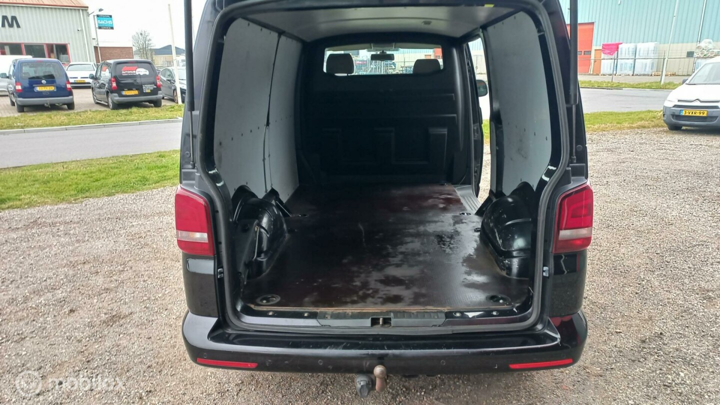 Volkswagen-Transporter-7