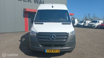 Mercedes-Benz-Sprinter-1